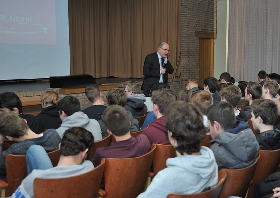 Minister van Justitie Koen Geens op bezoek in Don Bosco Halle