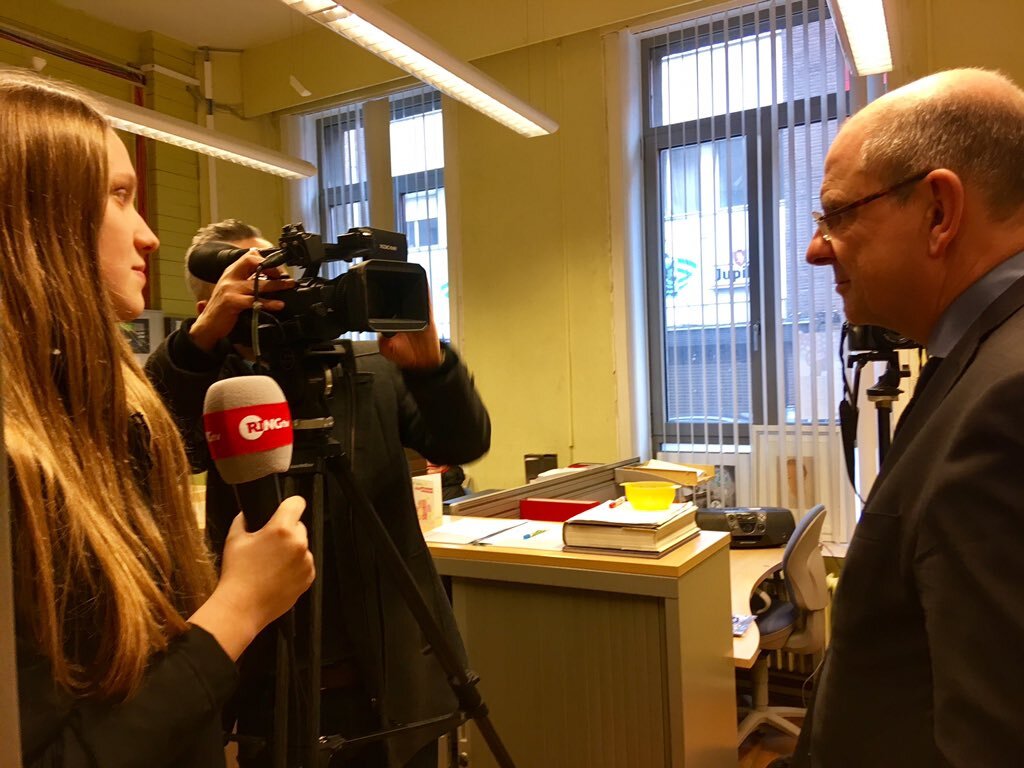 Koen Geens in gesprek met leerlingen Het College Vilvoorde