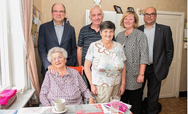 Netteke (105) krijgt minister op bezoek