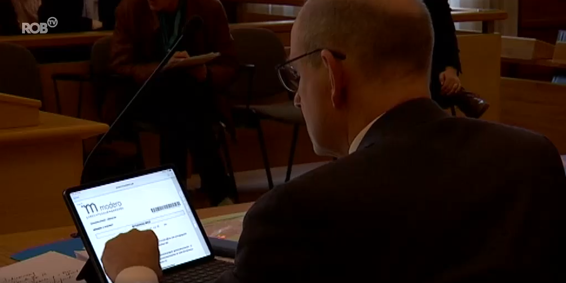 Gedaan met dikke stapels papier, rechters in Leuven krijgen als eerste digitale tablet
