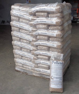 Afbeelding bij Pellets en briketten aan verlaagde prijzen, geleverd met een Ecopower-vrachtwagen.