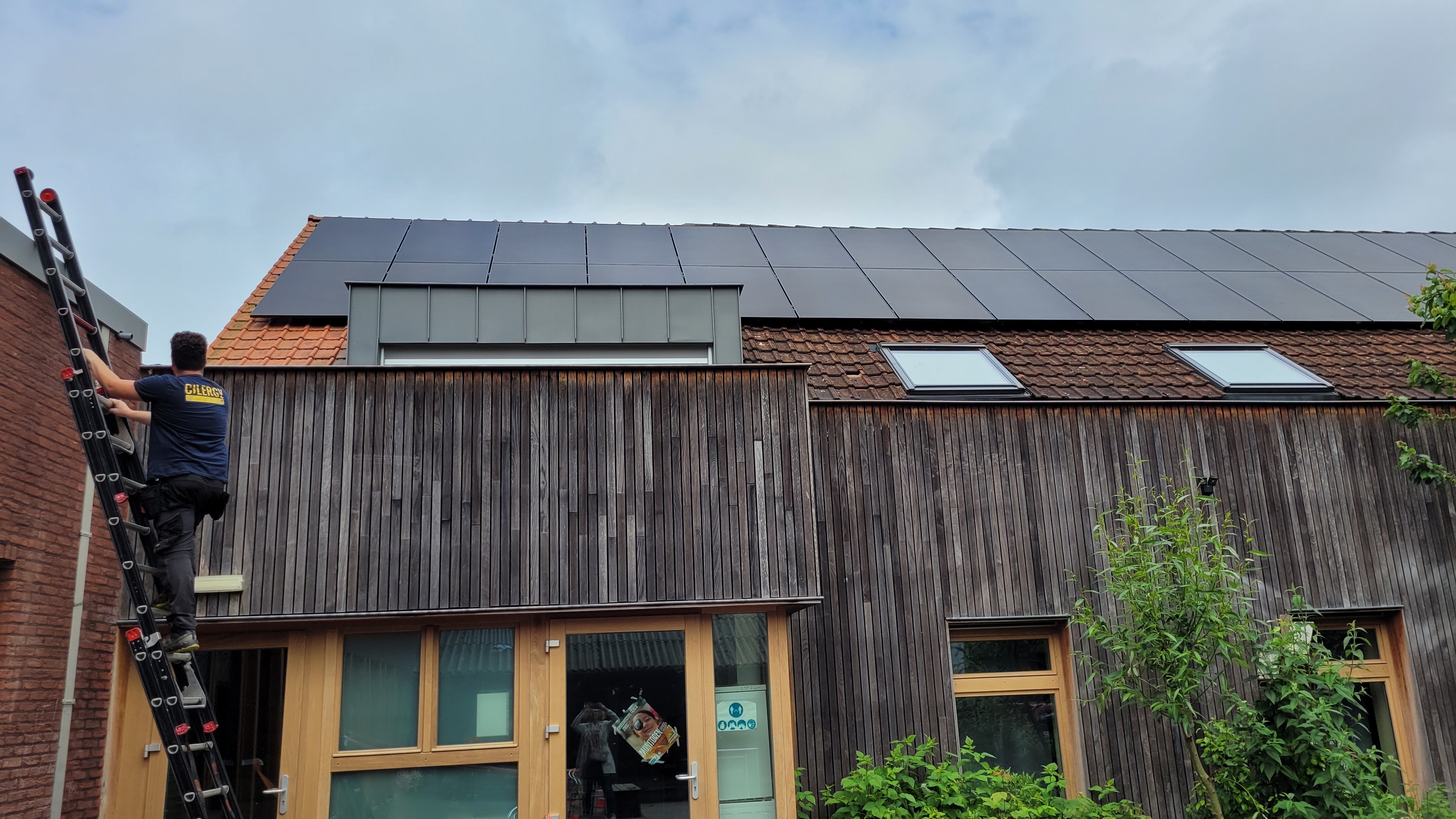 Kinderen van Fabota in Leuven verwelkomen de zon