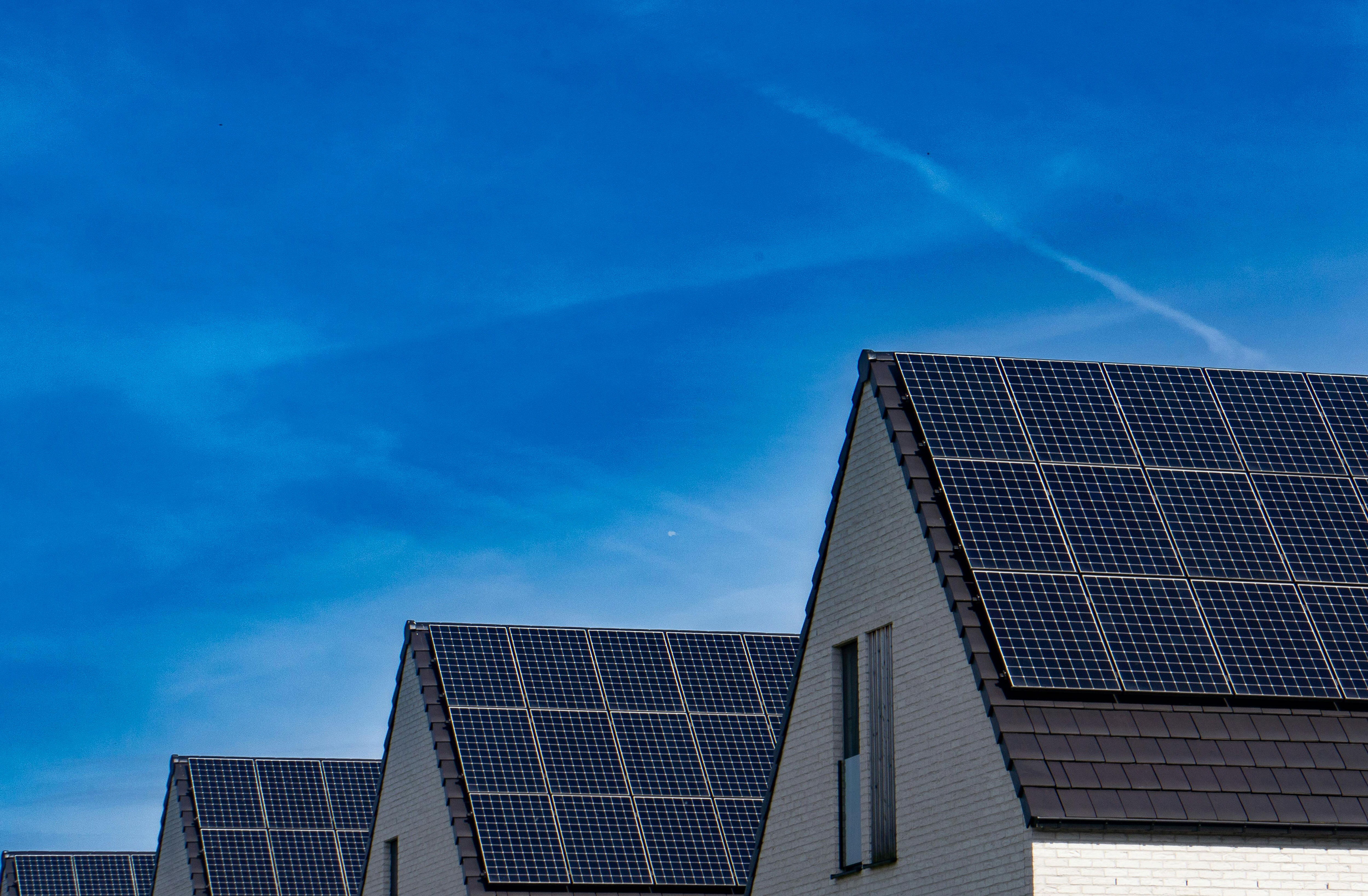 Zonnepanelen op huurwoningen? - Help mee aan een duurzamer huuraanbod met zonnepanelen!ECoOB voer...
