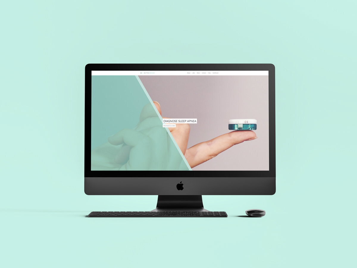 Ectosense-website op een iMac met de slaapapneu-sensor