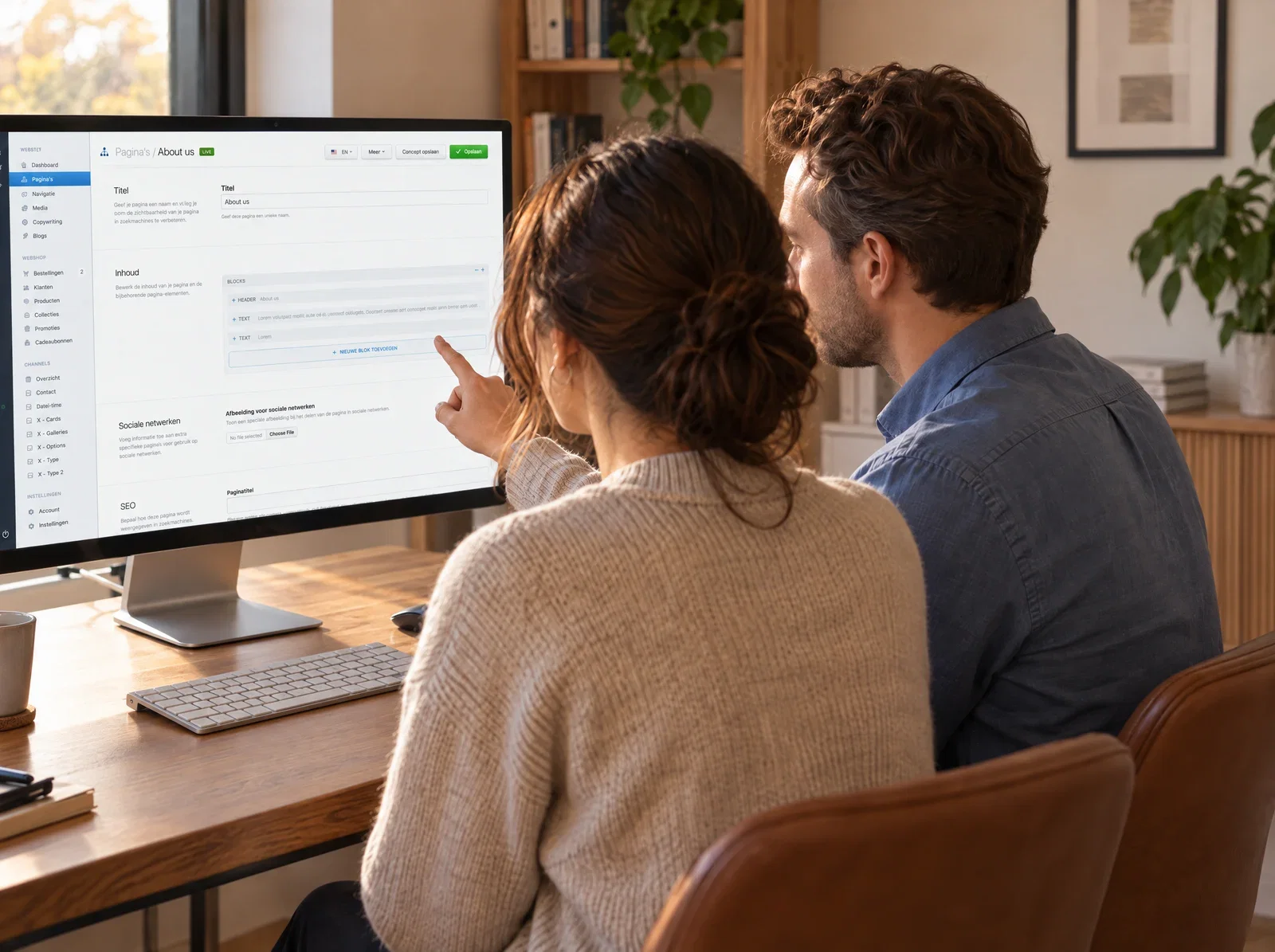 Pairing: twee mensen werken samen aan een digitaal product