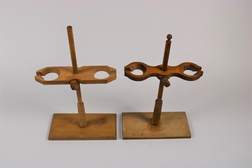 thumbnails bij product old wooden support for chemical lab