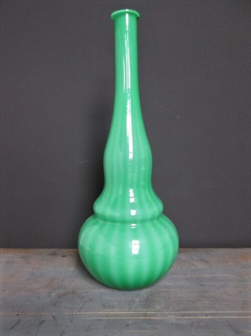 thumbnails bij product vintage green vase
