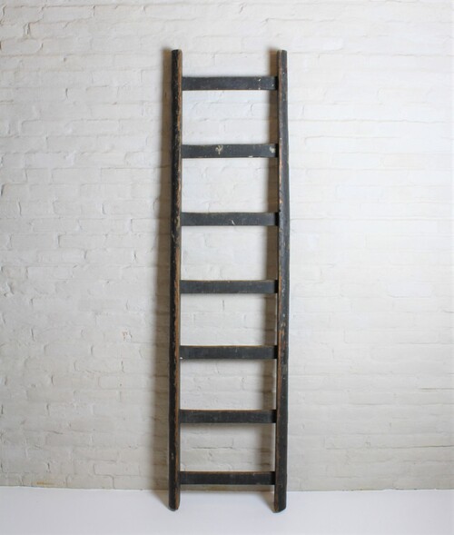 thumbnails bij product old wooden ladder 