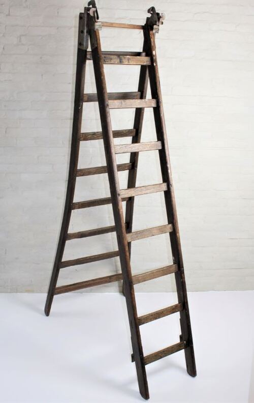 thumbnails bij product old wooden ladder