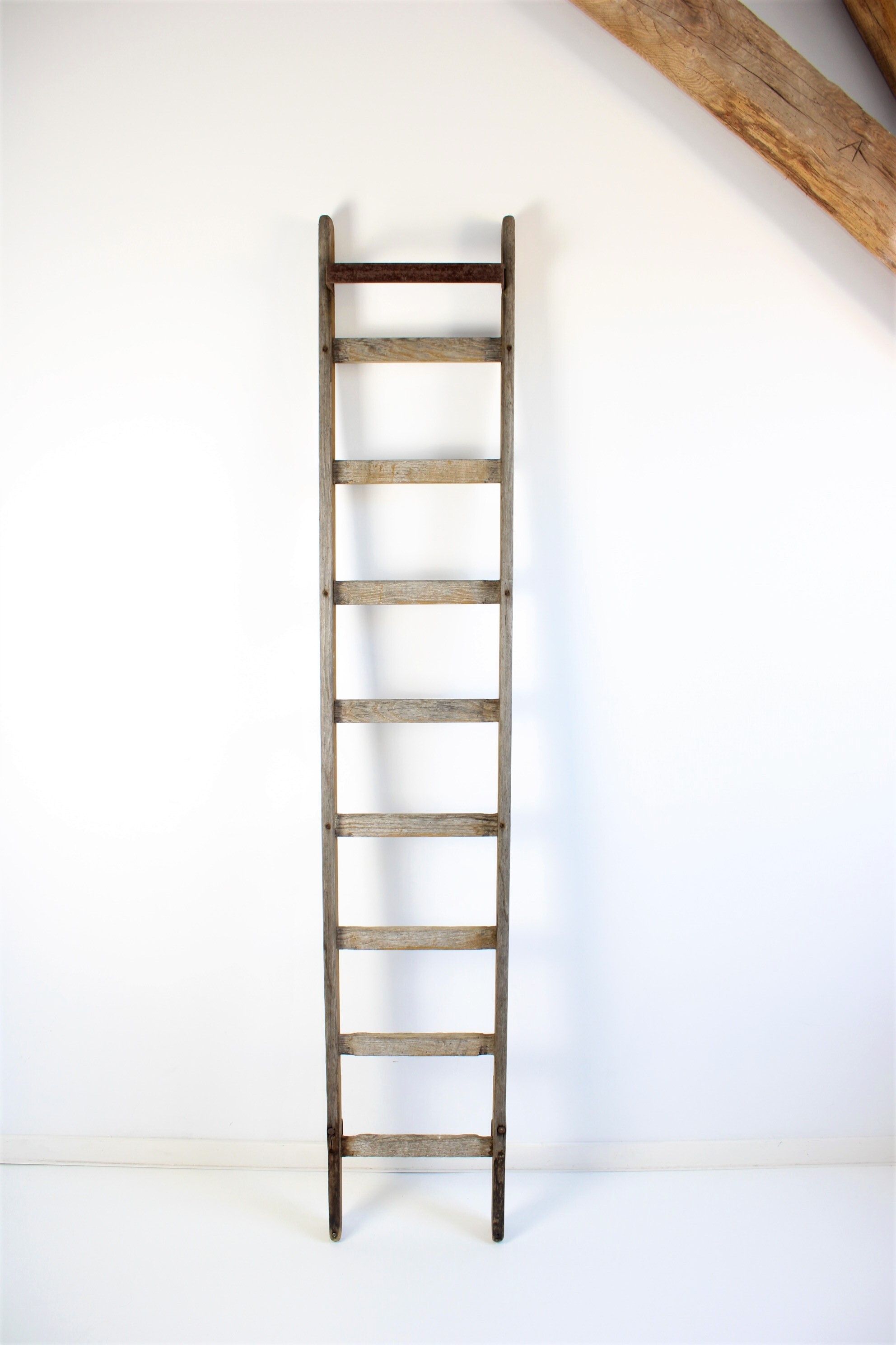 Factuur Verlammen minstens oude smalle houten ladder · Het huis van mijn moeder