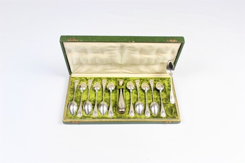 thumbnails bij product 12 silver spoons and sugar tong by Delheid Frères