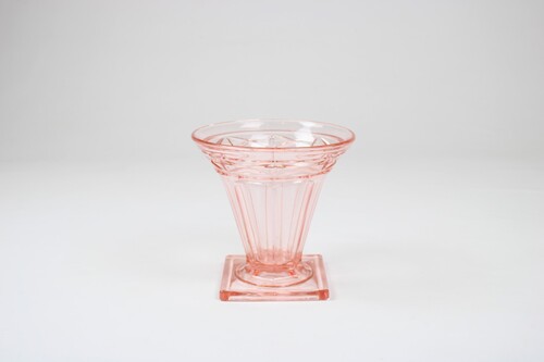 thumbnails bij product old vase in pink glass