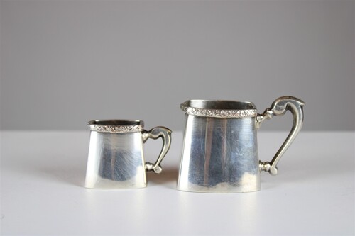 thumbnails bij product 2 silver plated milk jugs