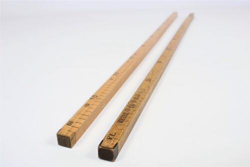 thumbnails bij product old wooden ruler