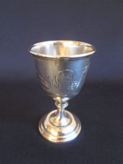 thumbnails bij product Silver engraved egg cup