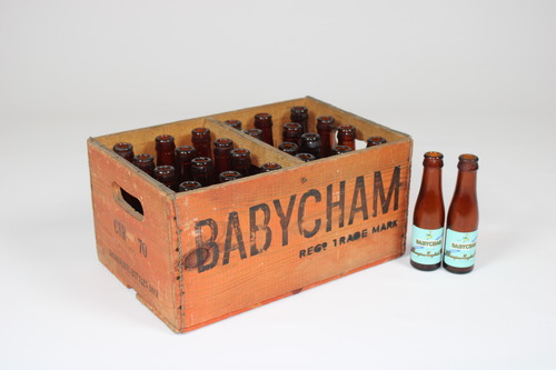 thumbnails bij product vintage wooden Babycham crate