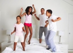 Springen op het bed
