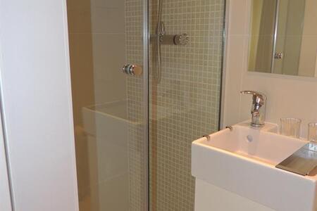 Badezimmer des zweiten Schlafzimmers