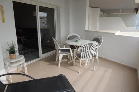 Vordere Terrasse mit Meerblick