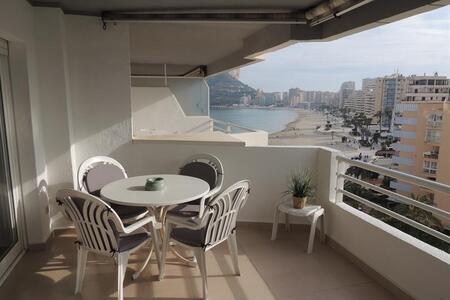 Vordere Terrasse mit Meerblick