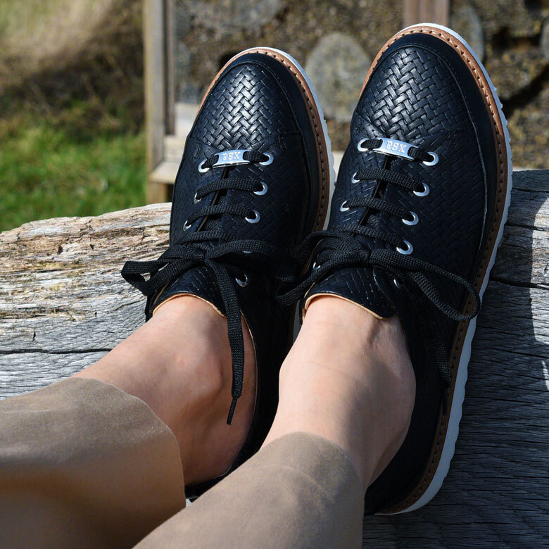 Sneaker zwart structuur gevlochten • Passo Per Passo • Schoenen voor dames  en heren • Haacht