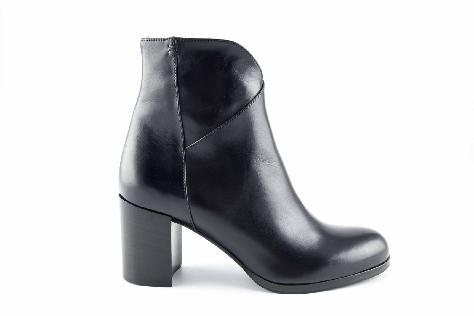 Enkellaars zwart • Passo Per Passo • Schoenen voor dames en heren • Haacht