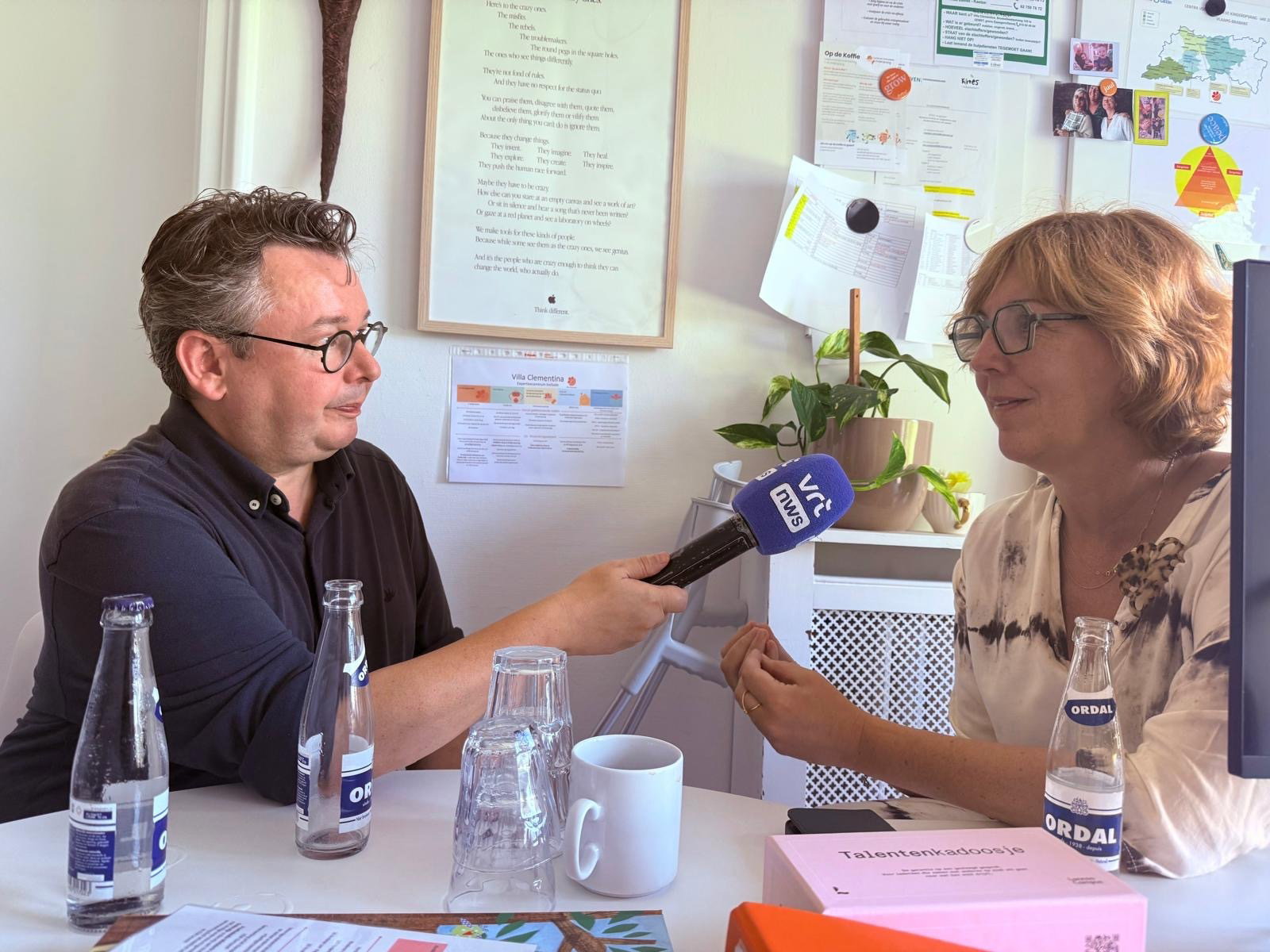 Image of 🎙️ De VRT parkeerde even aan de Villa 🎙️
