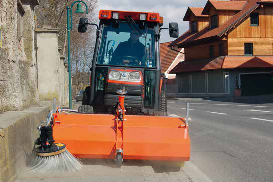 Veegmachine S140 met opvangbak 155L en zijborstel 