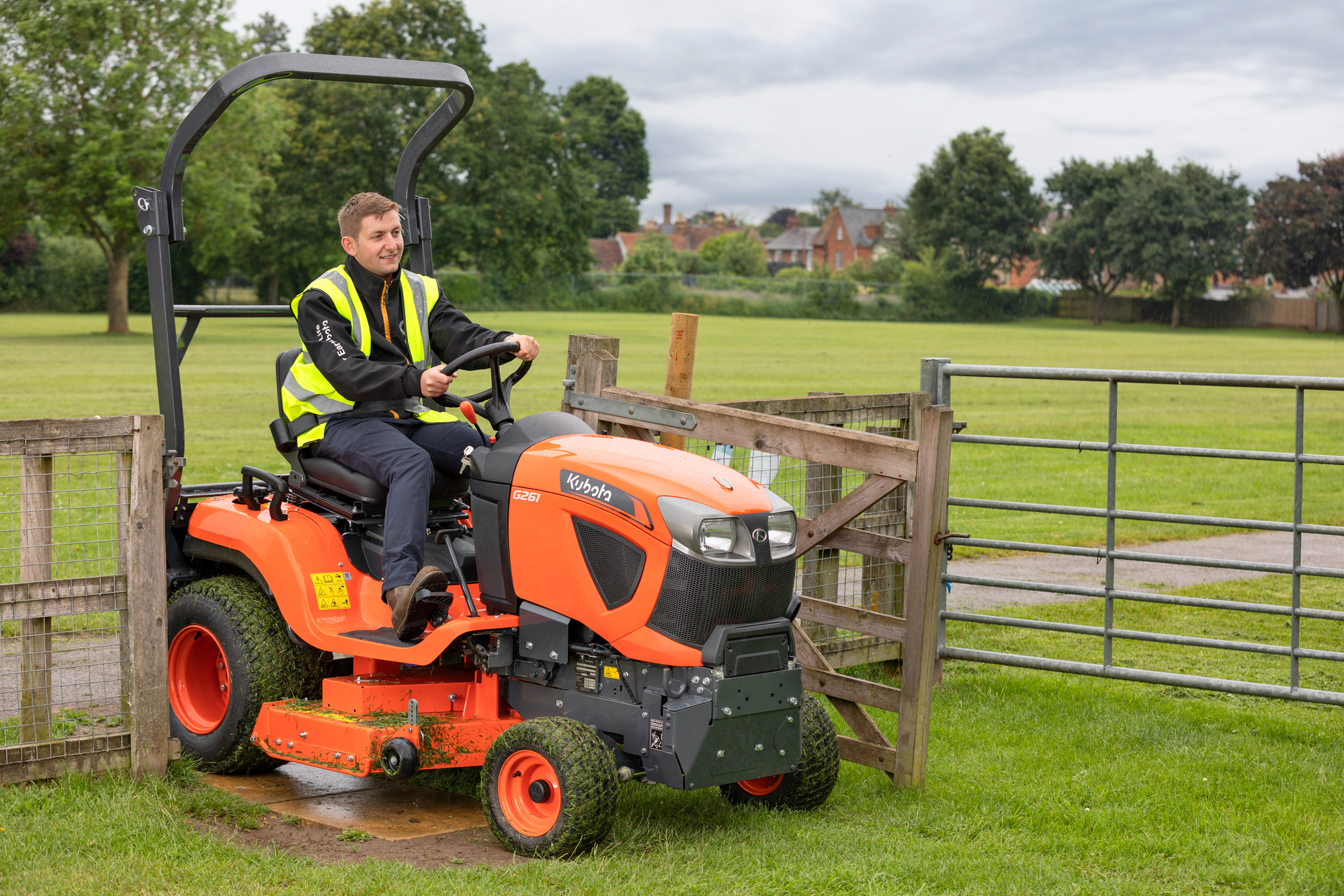 KUBOTA G261RD Zitmaaier 122 cm zonder opvang 26PK - ZONDER STOEL 