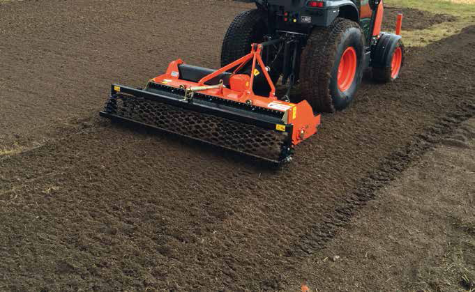 Overtopfrees TST150 : 150 cm werkbreedte, 44 messen voor tractorvermogen 30-40PK