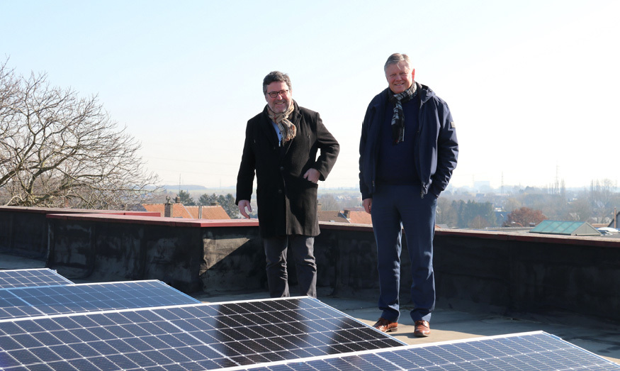 nieuwe zonnepaneelinstallatie