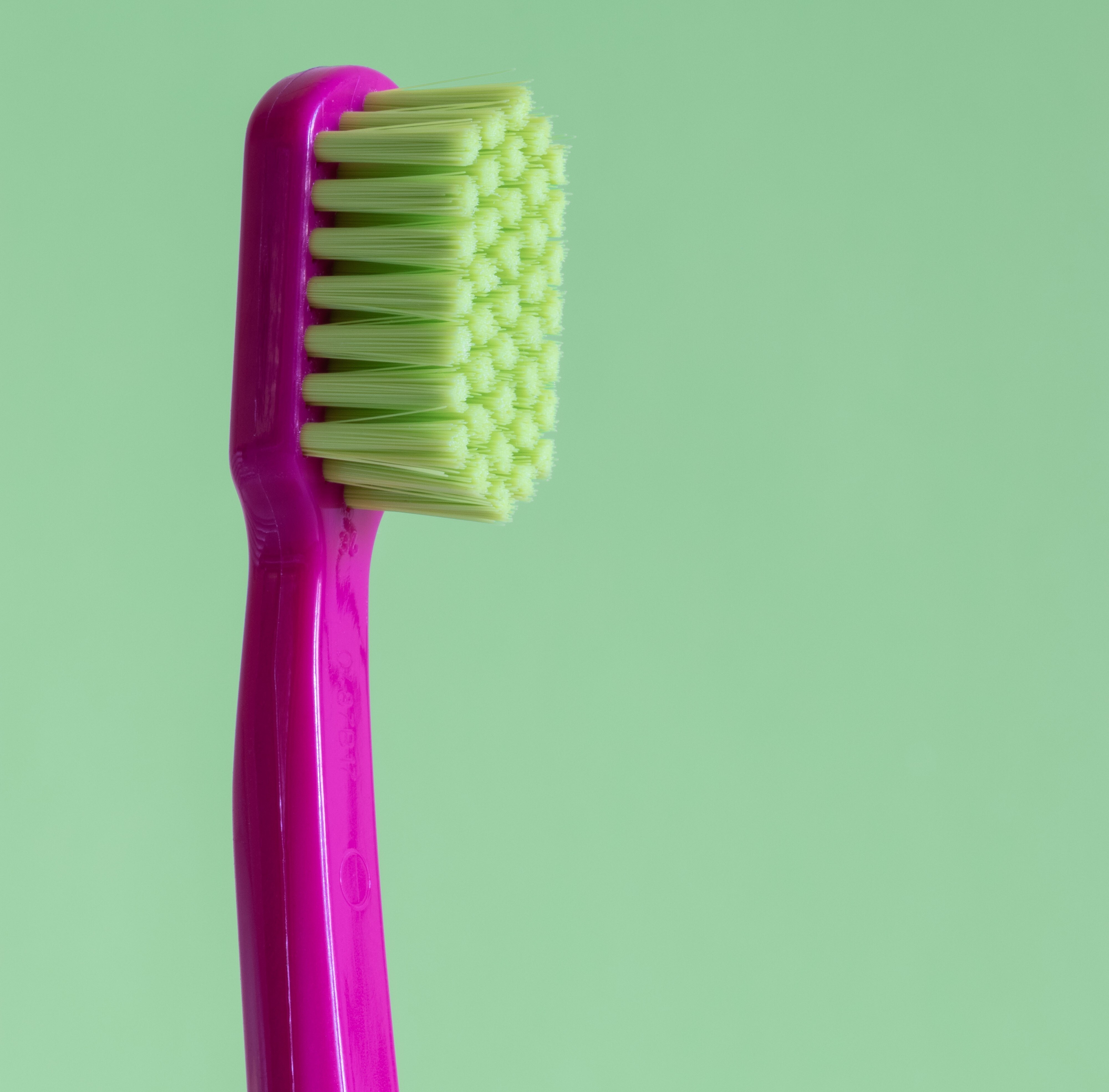 media Vergelijking amateur Poets je best je tanden met een manuele of een elektrische tandenborstel? ·  Gezondheid en wetenschap
